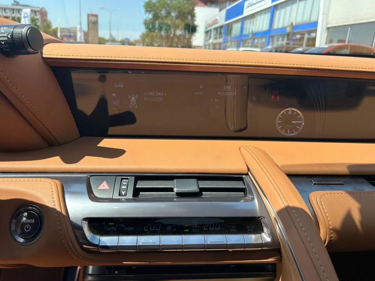 Lexus LC usata a Piacenza (13)