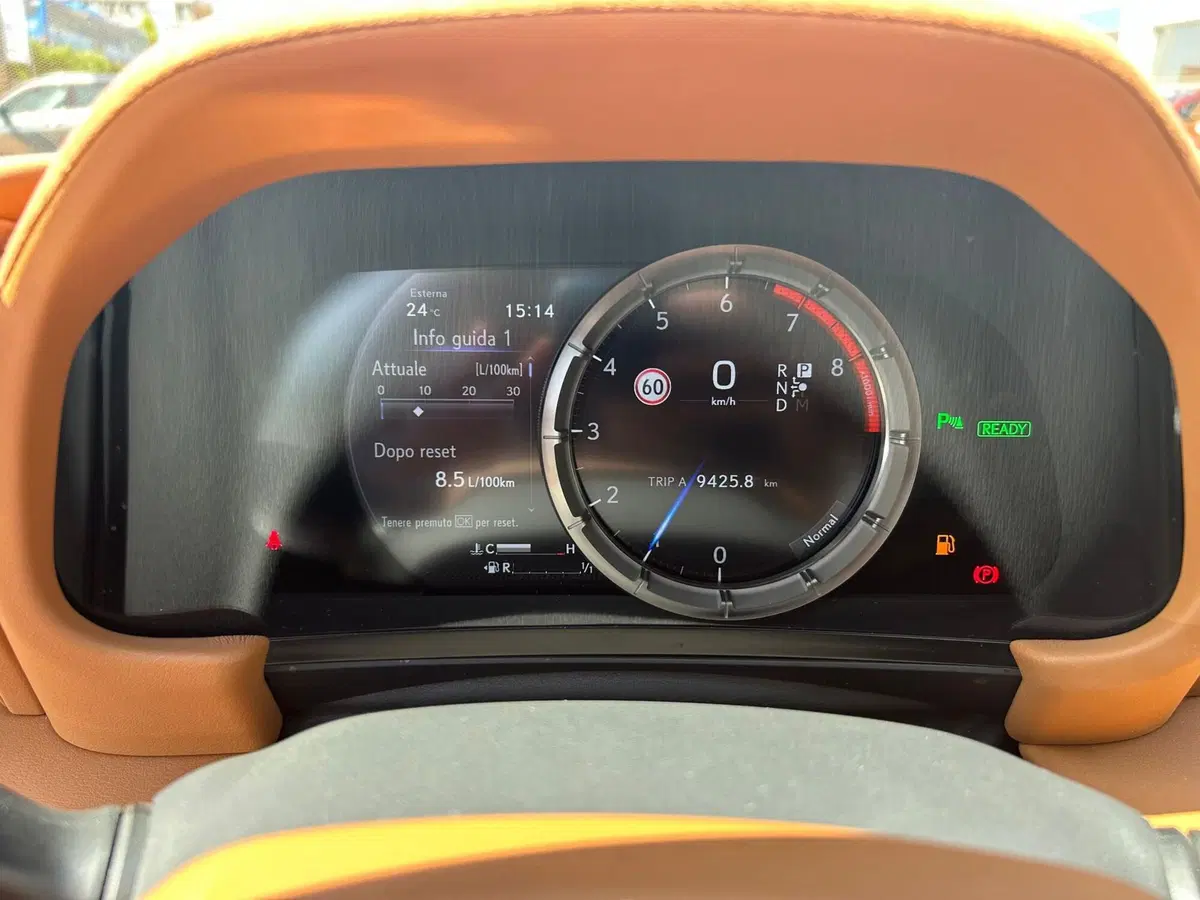 Lexus LC usata a Piacenza (15)