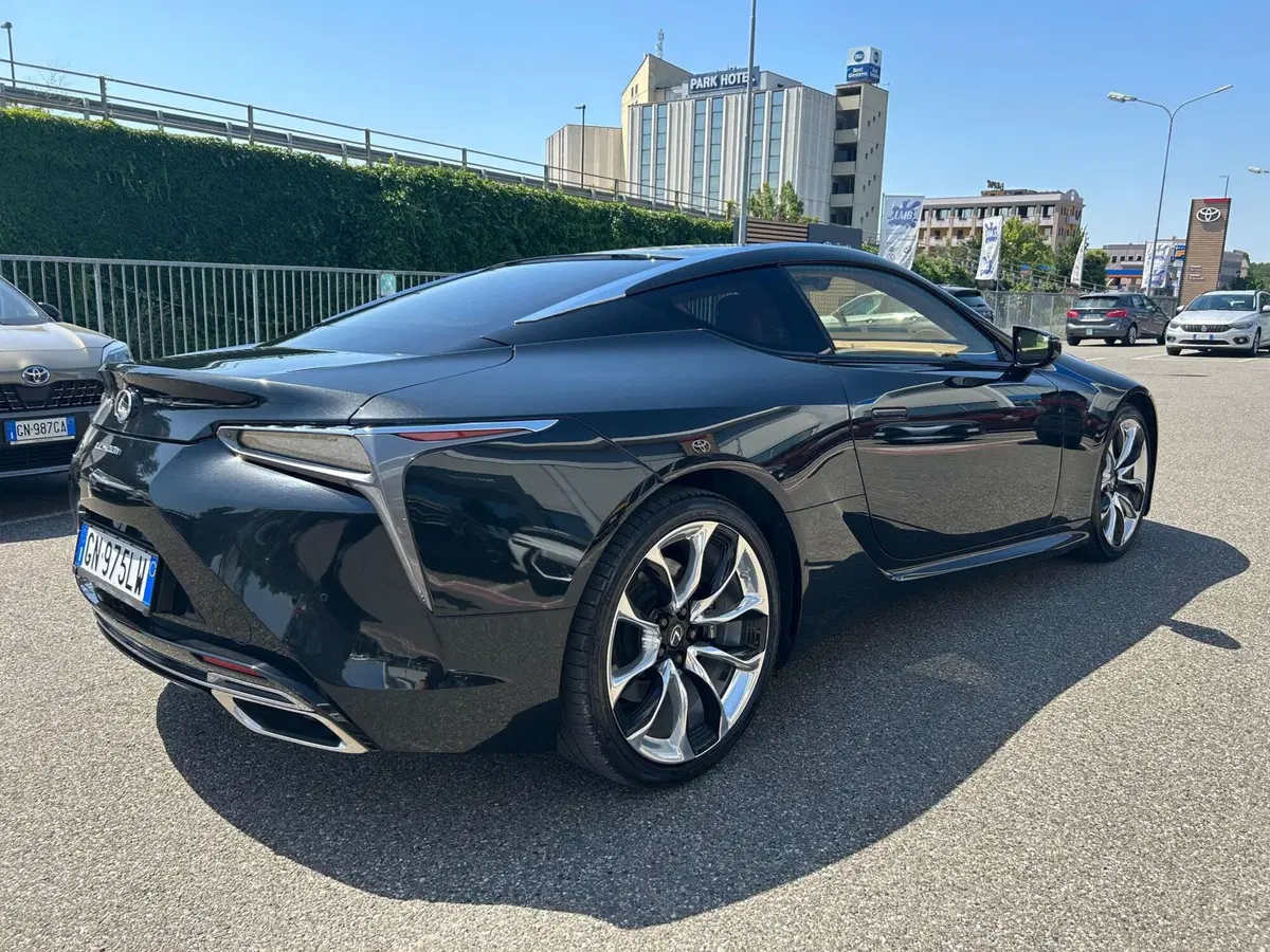 Lexus LC usata a Piacenza (5)