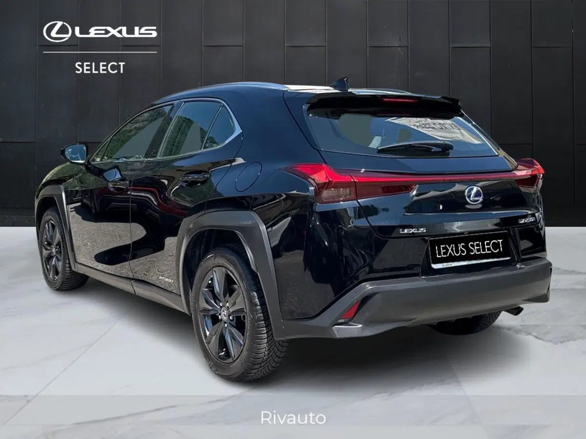 Lexus UX usata a Como (5)