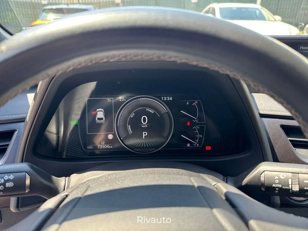 Lexus UX usata a Como (9)
