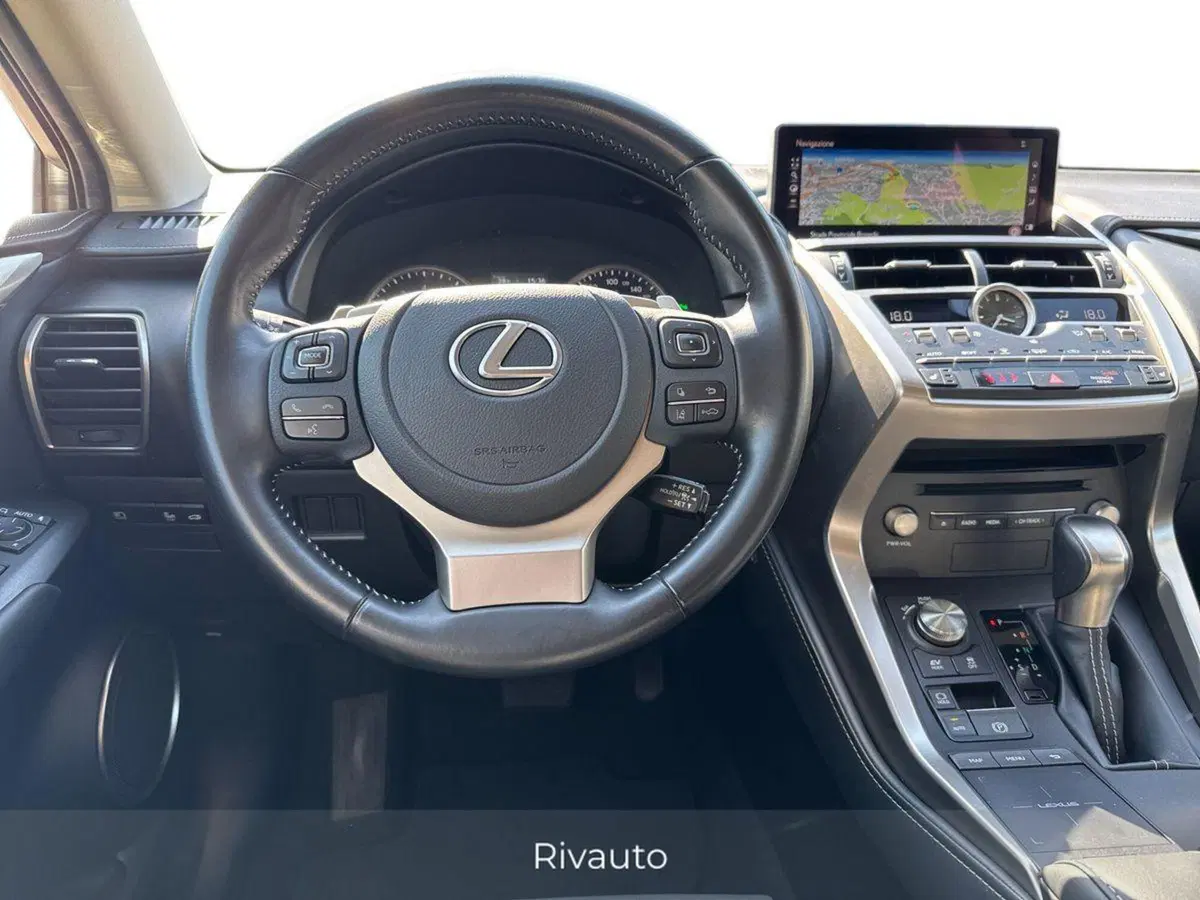 Lexus NX usata a Como (8)