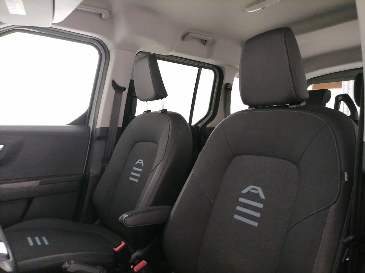 Ford Tourneo Courier usata a Roma (13)
