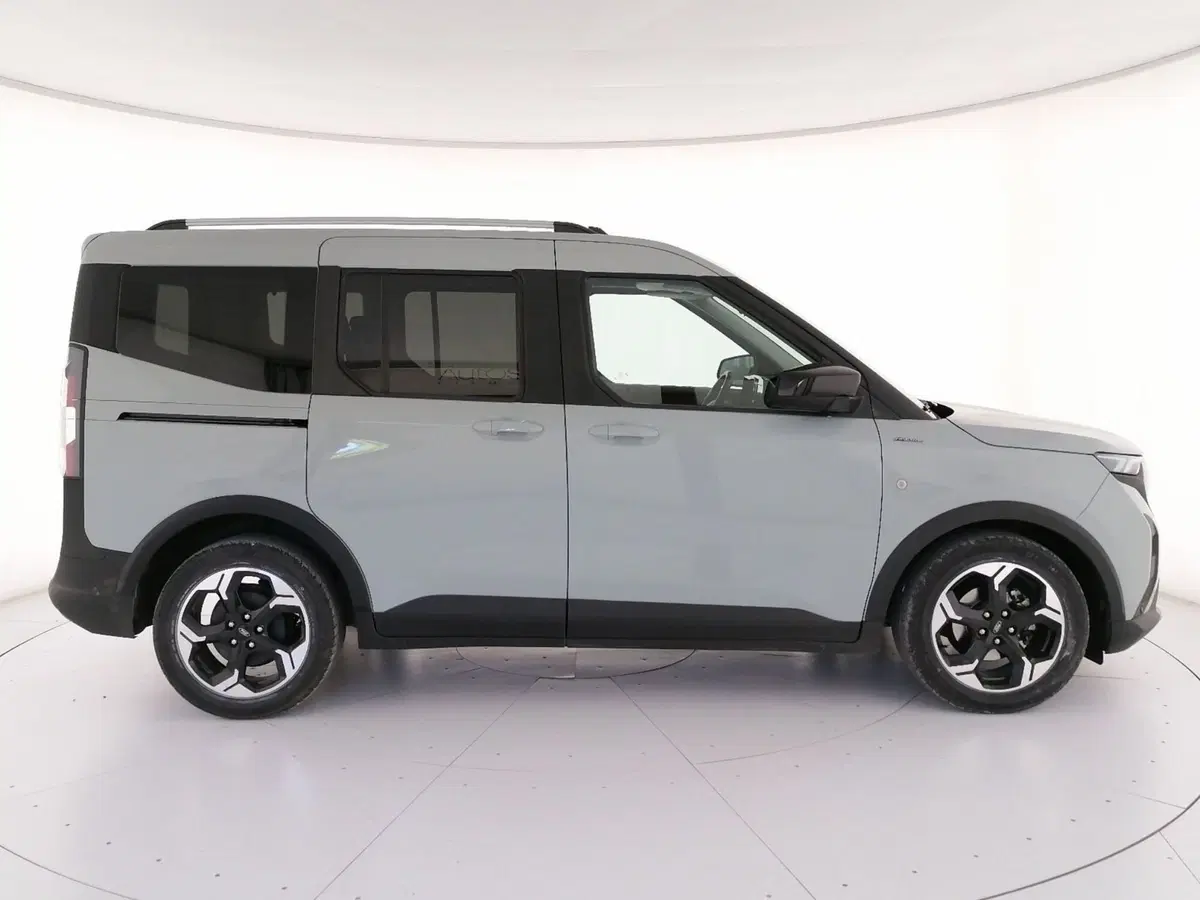 Ford Tourneo Courier usata a Roma (3)