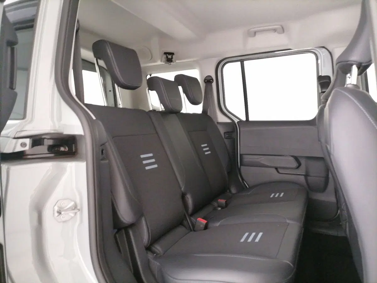Ford Tourneo Courier usata a Roma (8)