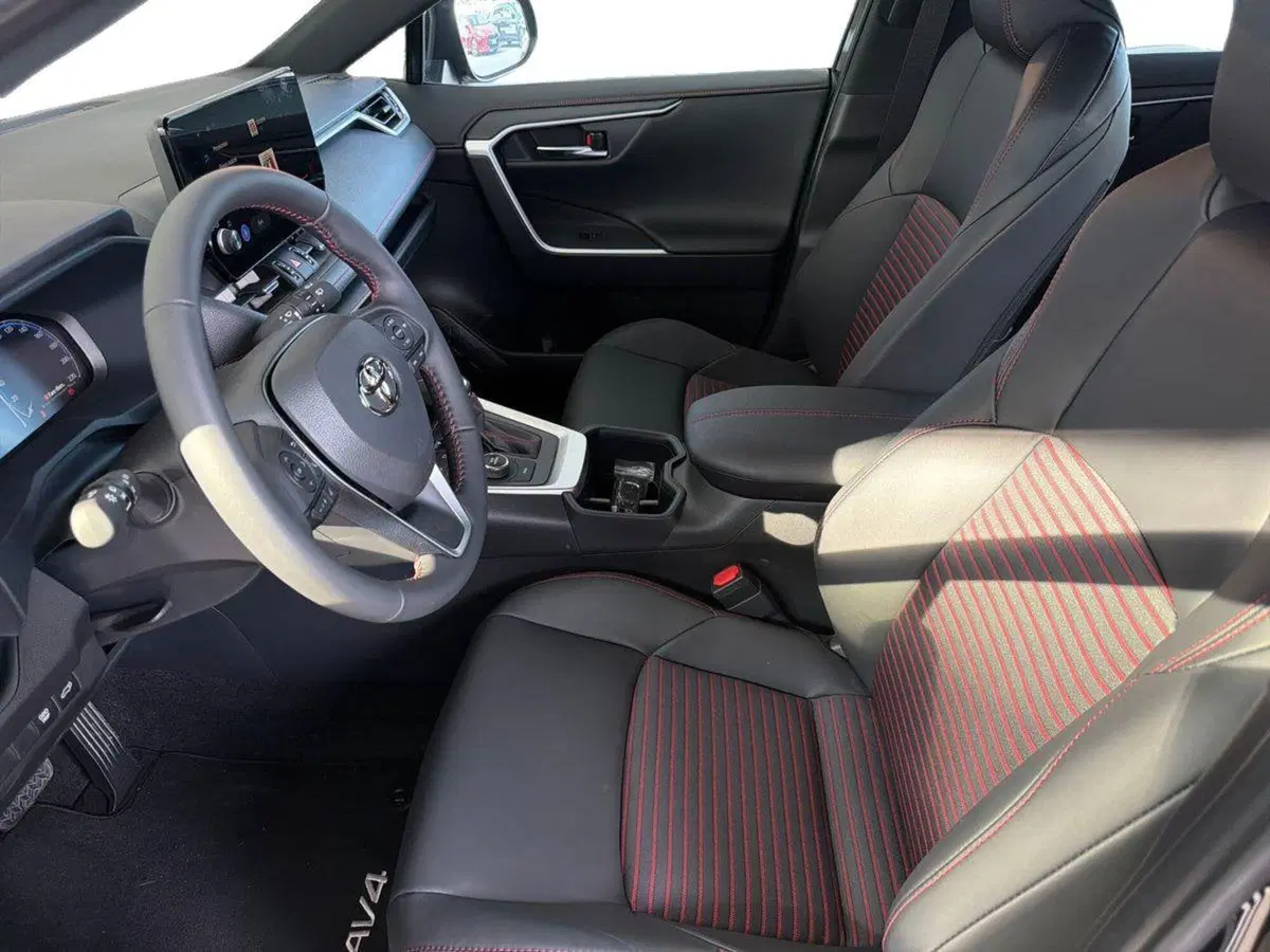 Toyota Rav4 nuova a Siracusa (7)
