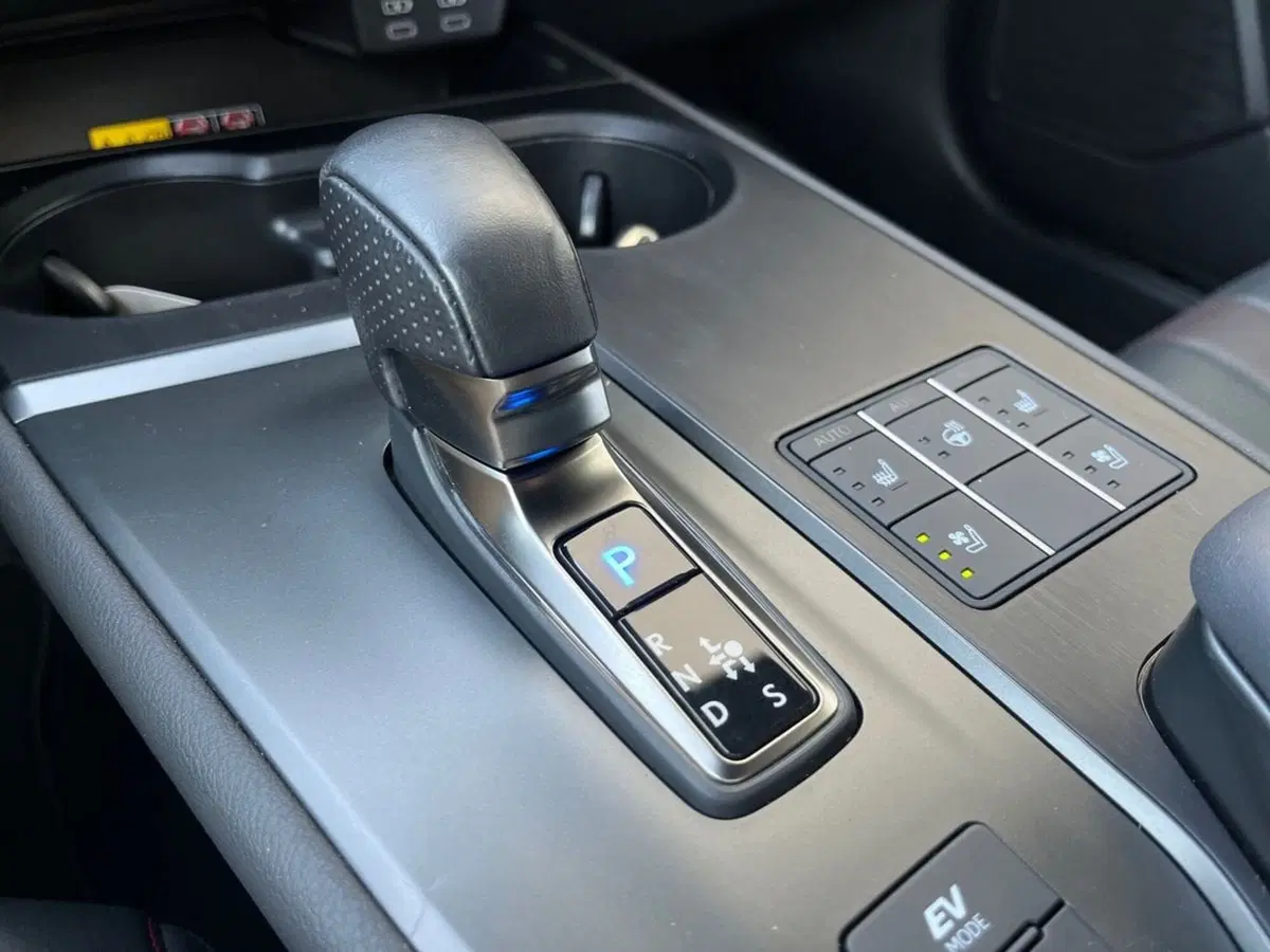 Lexus UX usata a Ragusa (12)