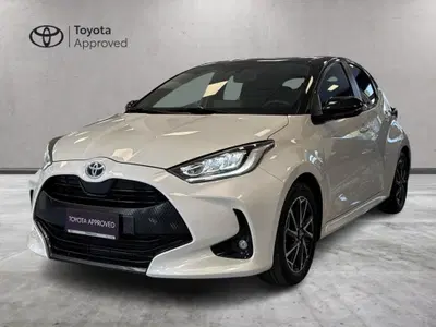 Toyota Yaris 1.5 Hybrid 5 porte Style del 2022 usata a Prato