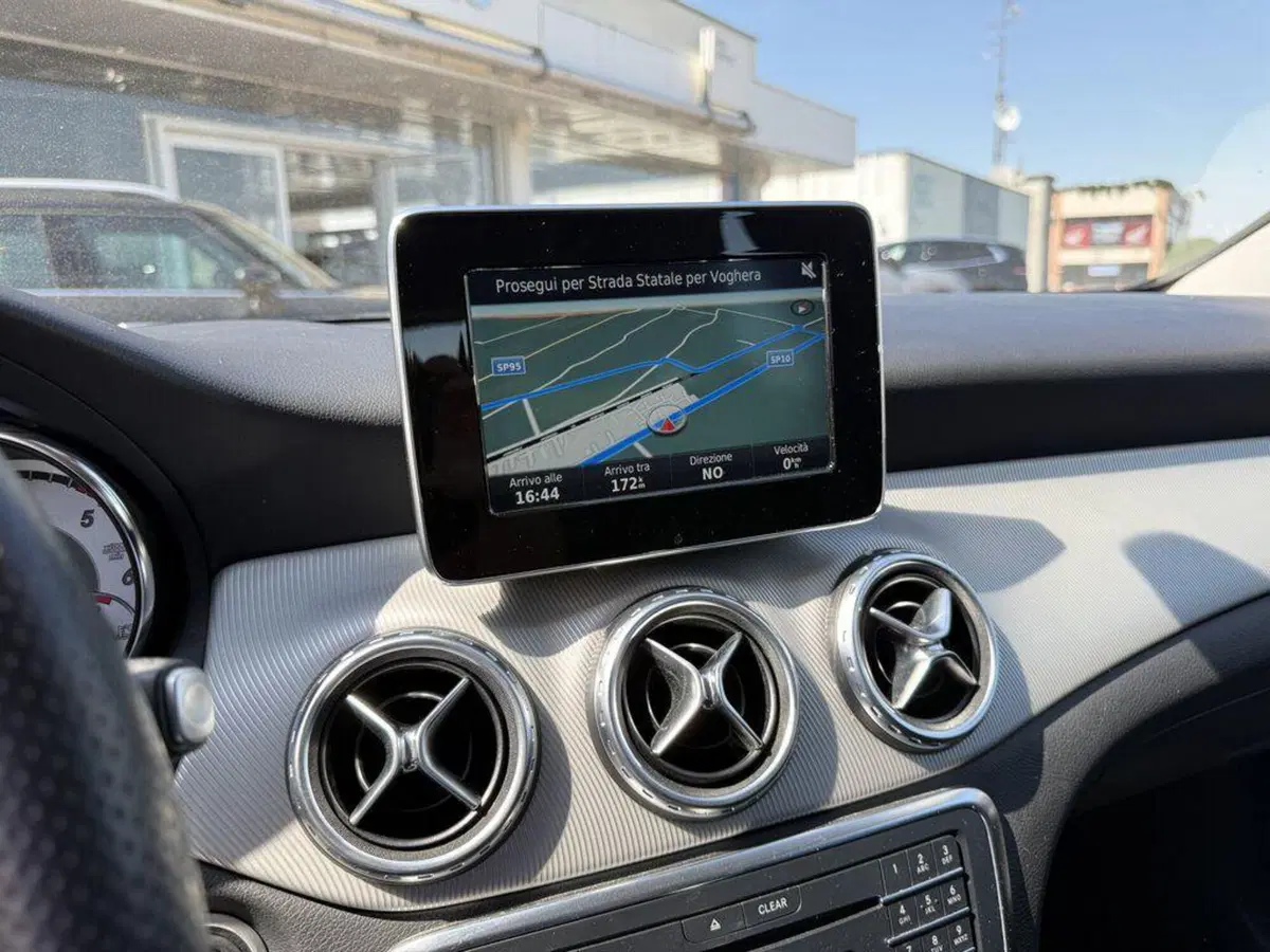 Mercedes-Benz GLA SUV usata a Alessandria (11)