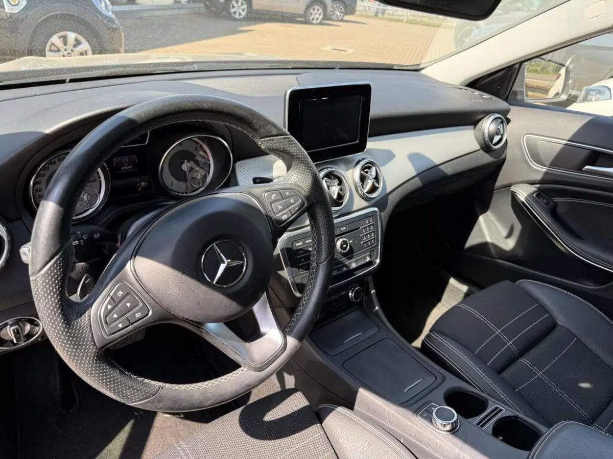 Mercedes-Benz GLA SUV usata a Alessandria (6)