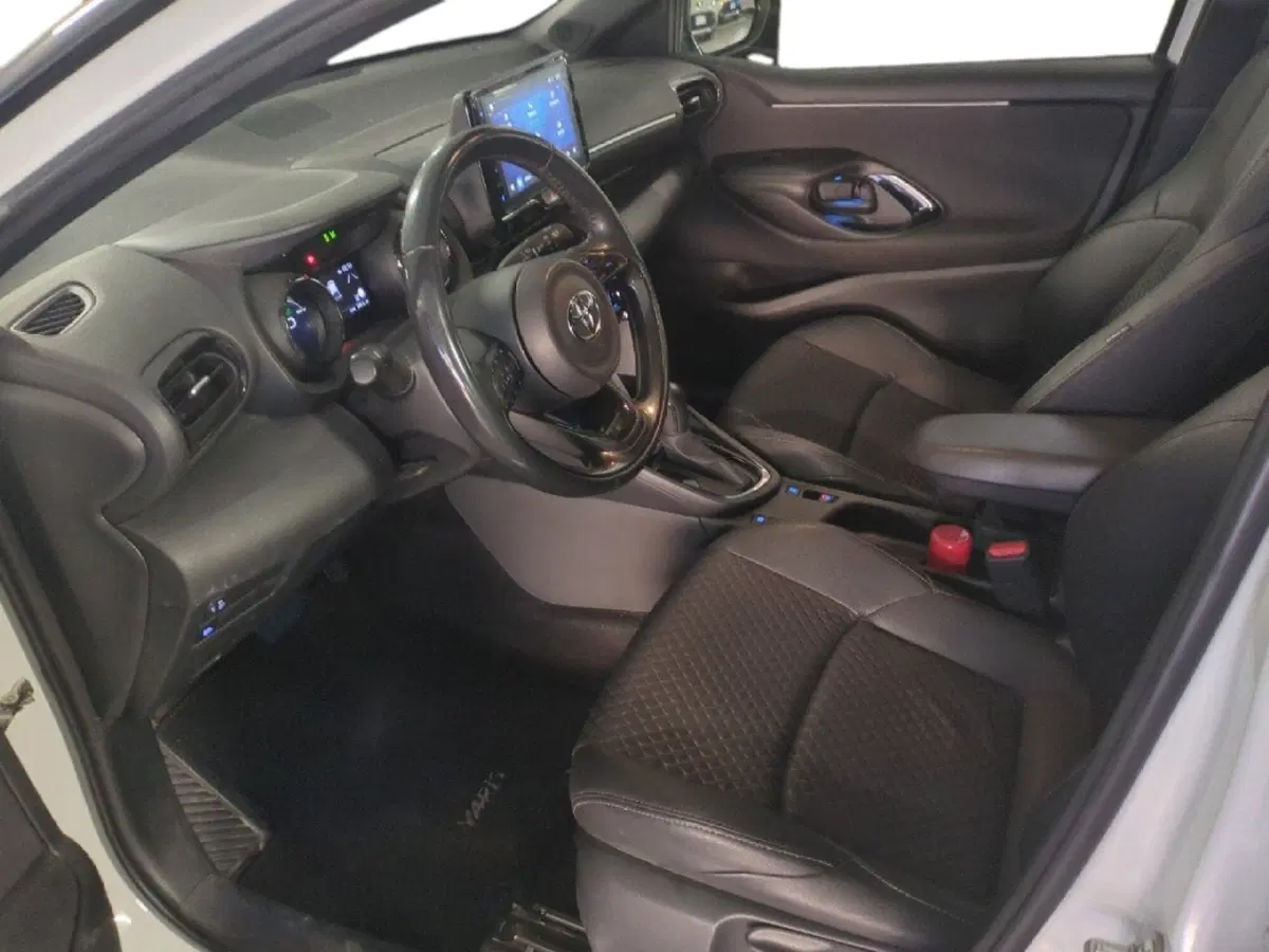 Toyota Yaris usata a Milano (12)