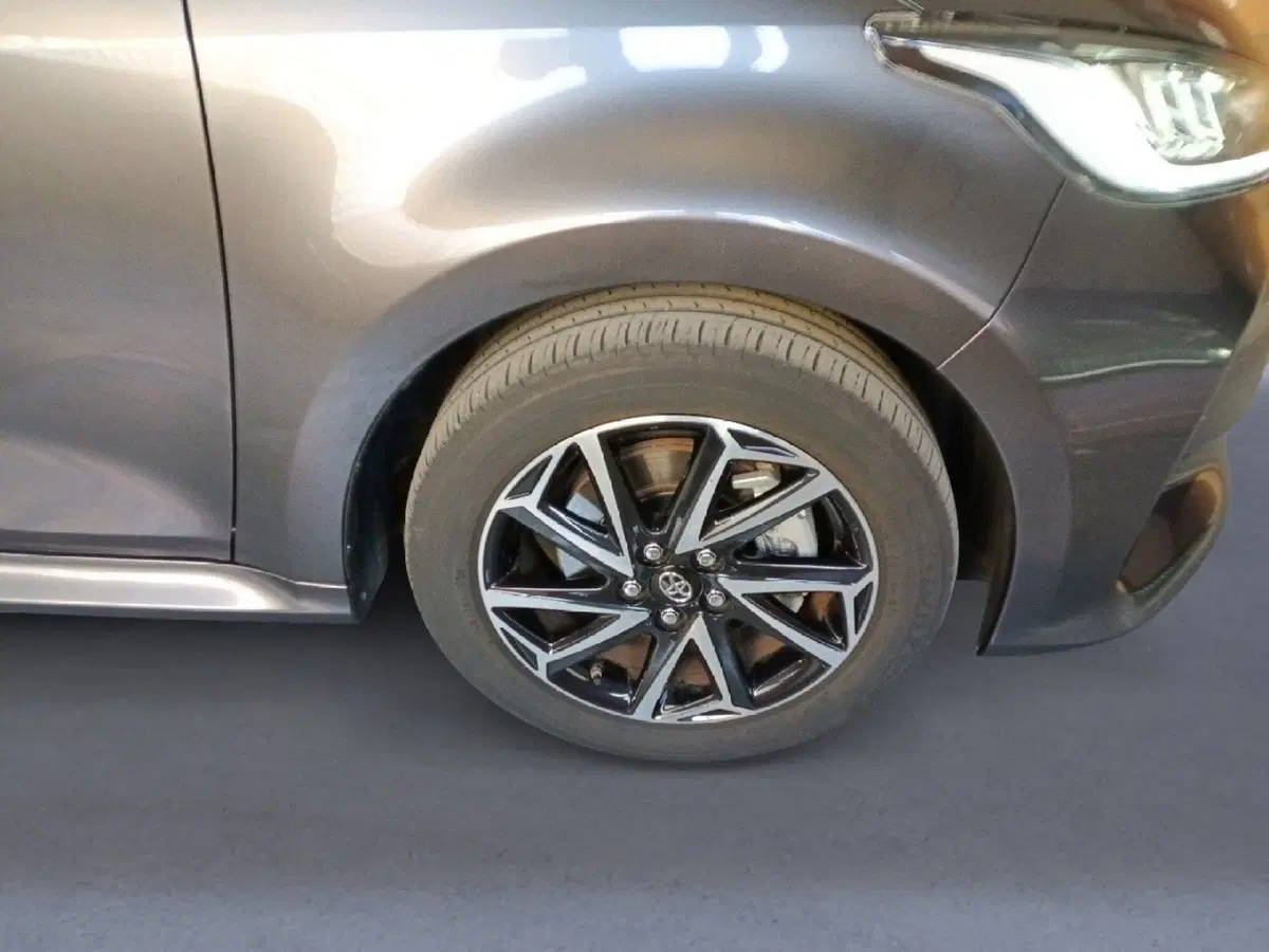 Toyota Yaris usata a Milano (11)