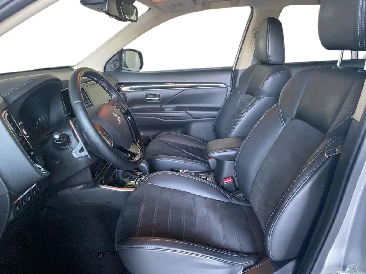 Mitsubishi Outlander usata a Bergamo (9)