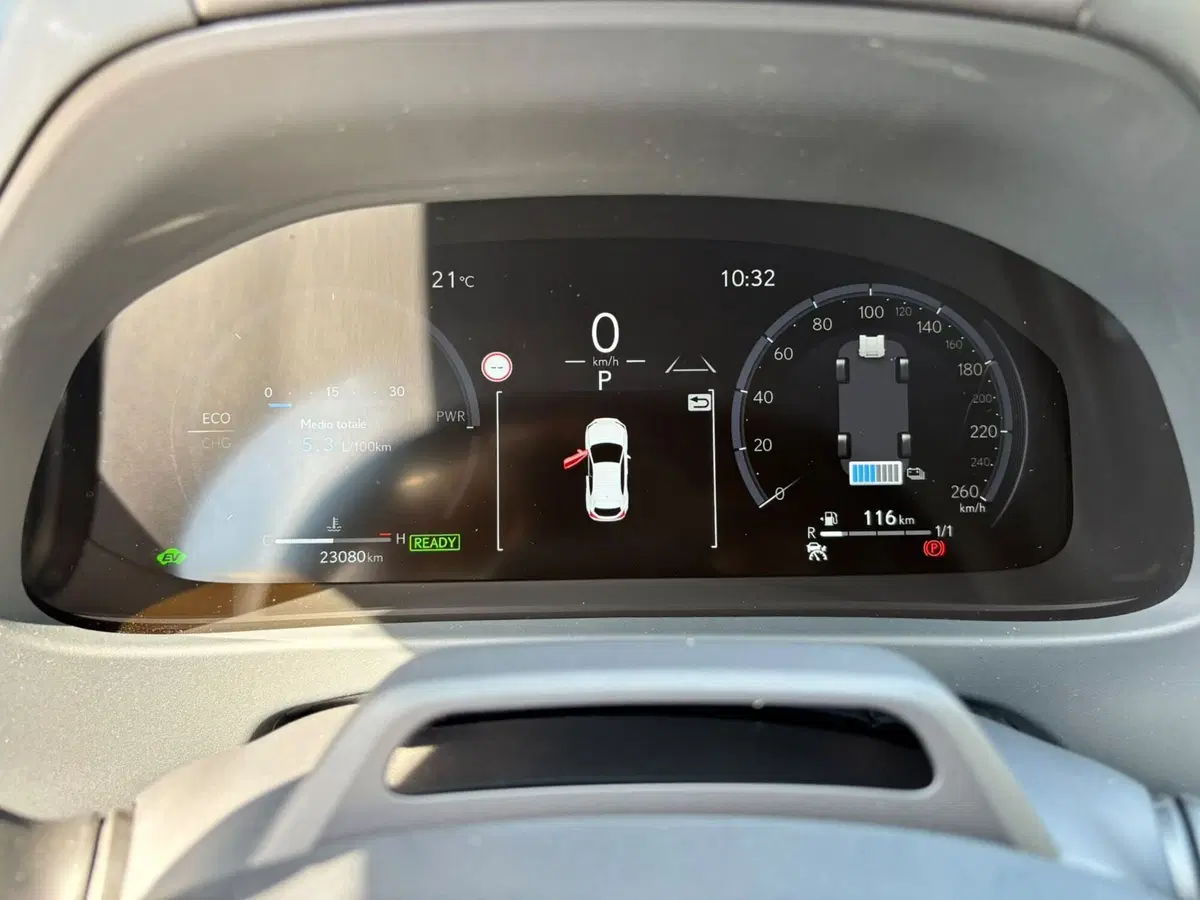 Lexus UX usata a Modena (9)
