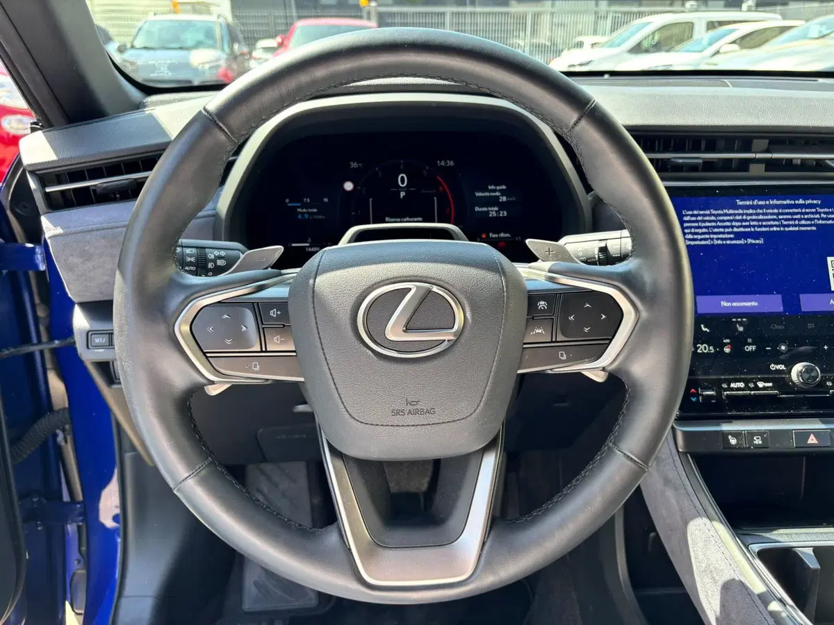Lexus LBX usata a Modena (10)