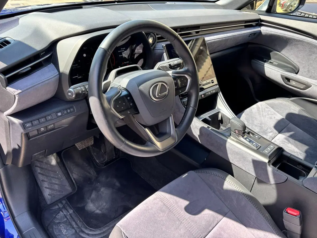 Lexus LBX usata a Modena (12)