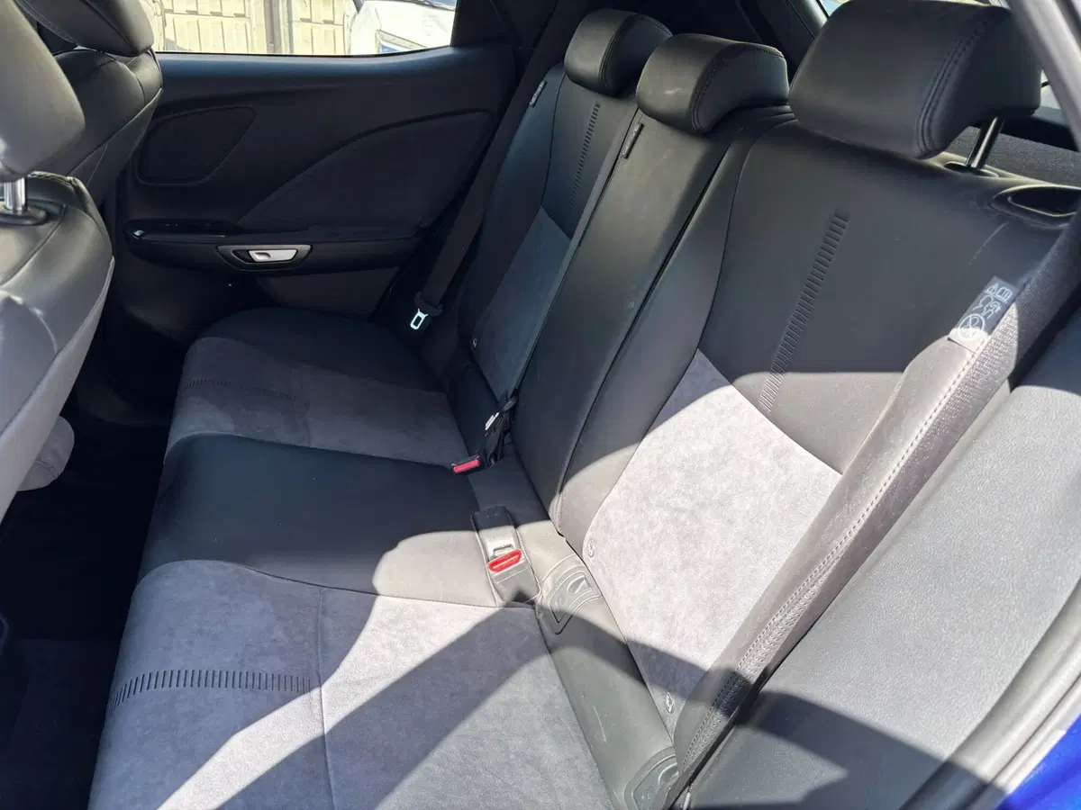 Lexus LBX usata a Modena (14)