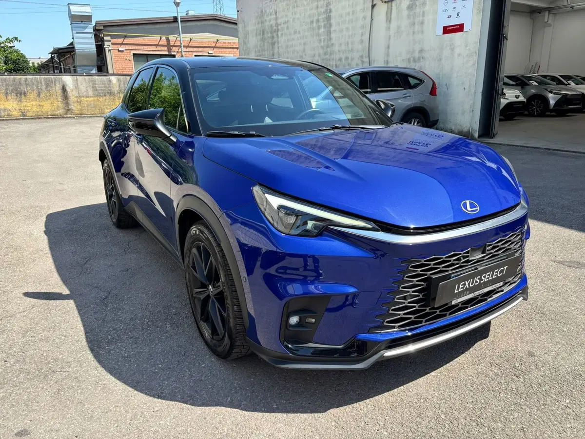 Lexus LBX usata a Modena (3)