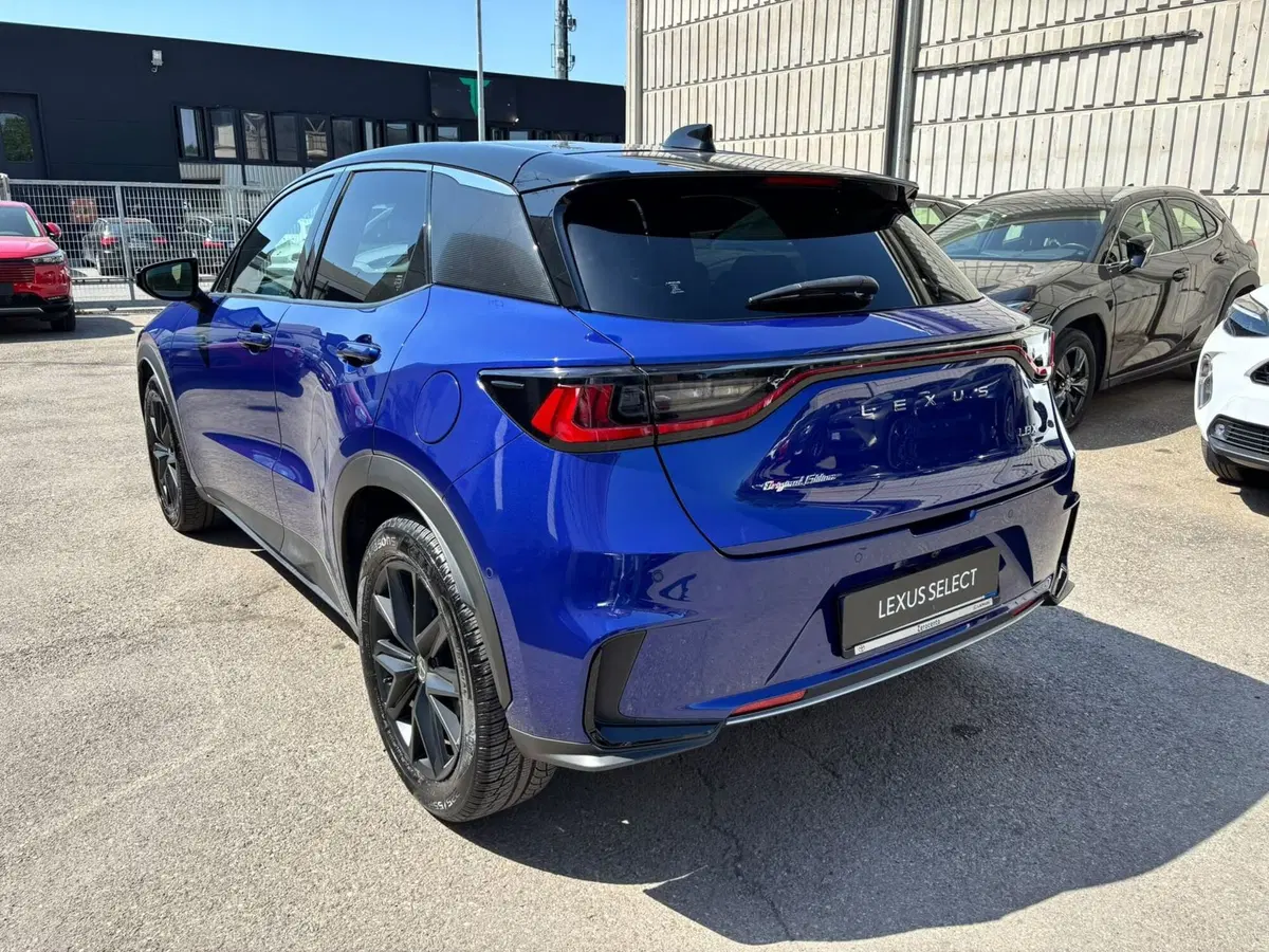 Lexus LBX usata a Modena (7)