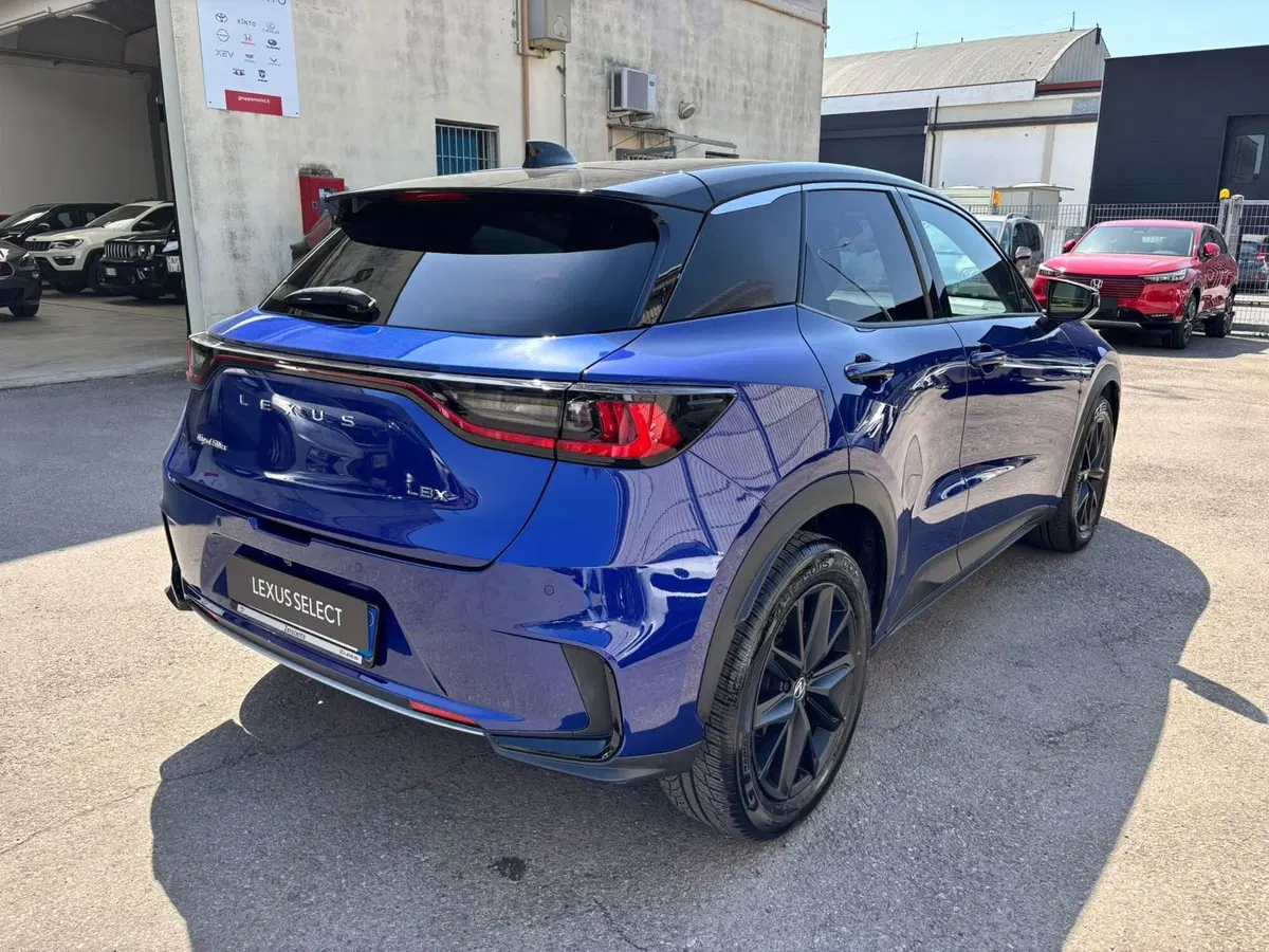 Lexus LBX usata a Modena (8)