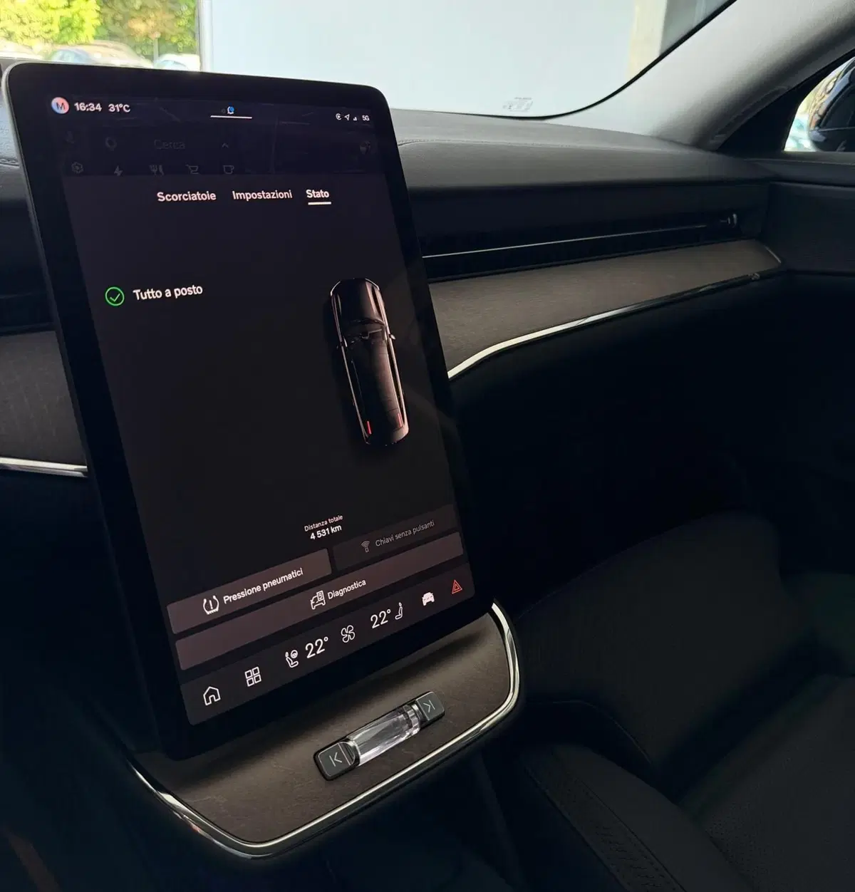 Volvo ES90 usata a Parma (15)