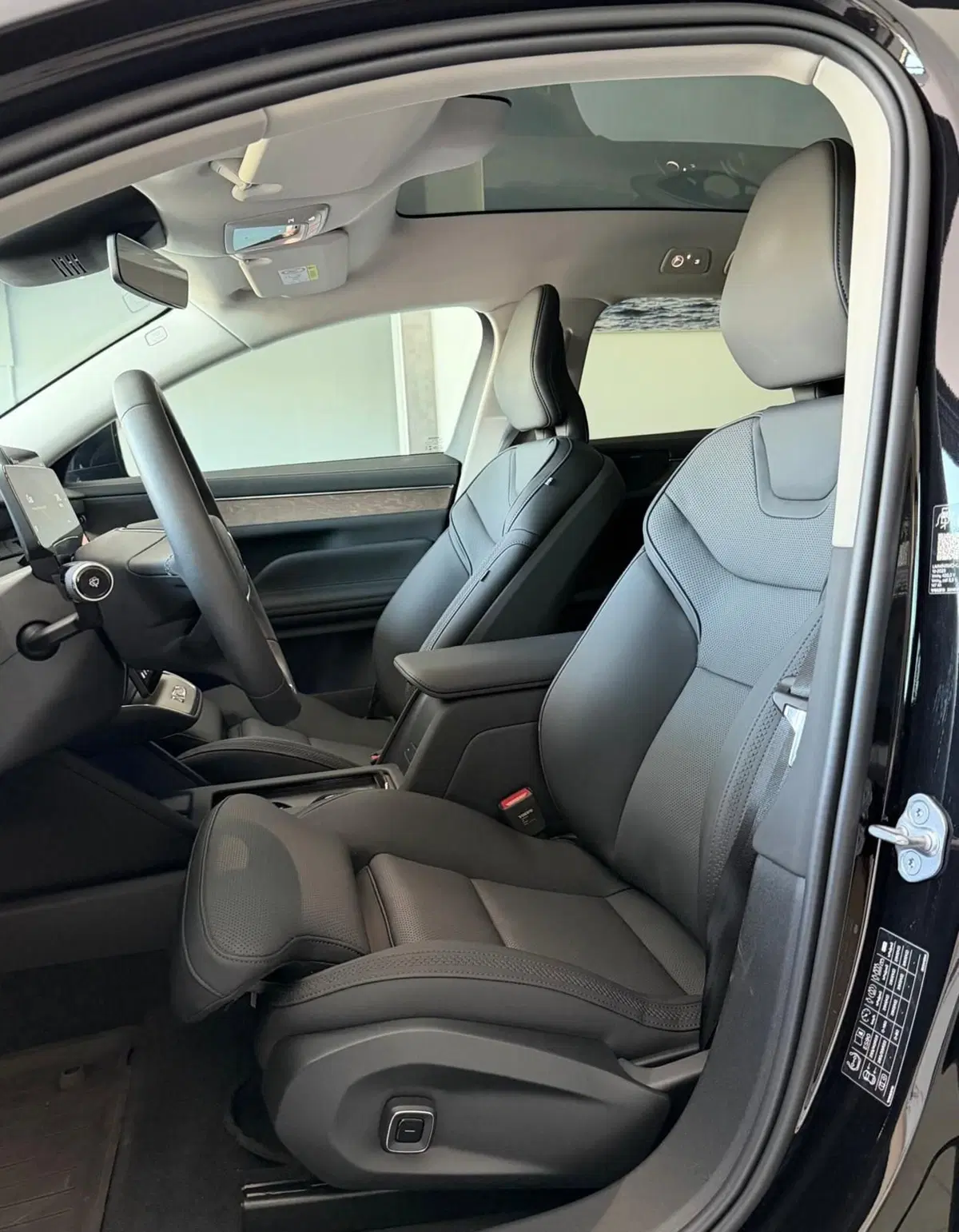 Volvo ES90 usata a Parma (4)
