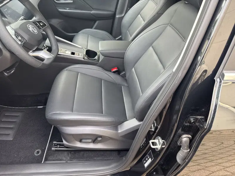 Mg ZS nuova a Ferrara (9)