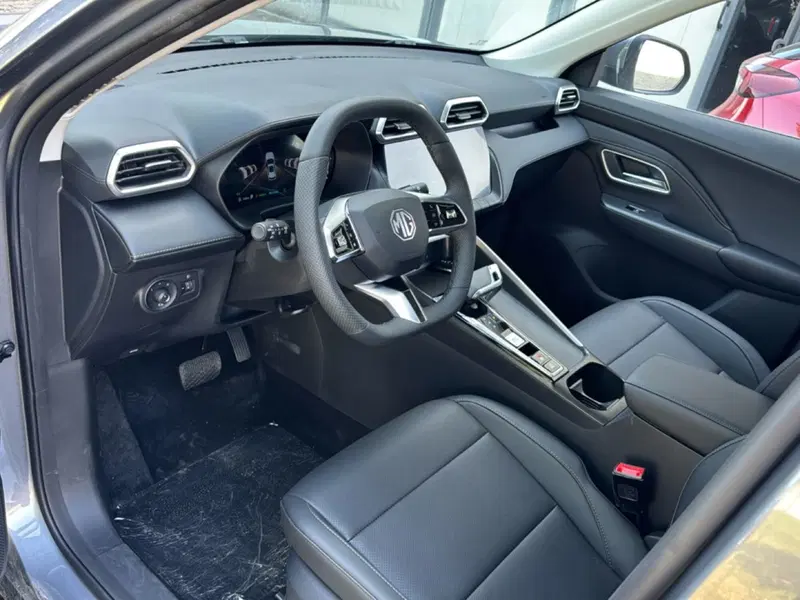 Mg ZS nuova a Ferrara (18)