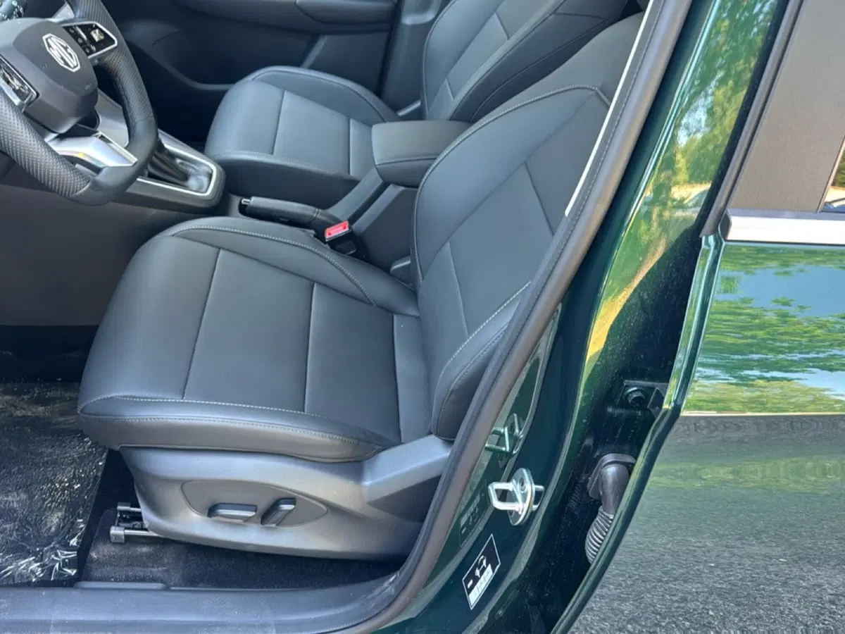 Mg ZS nuova a Ferrara (11)