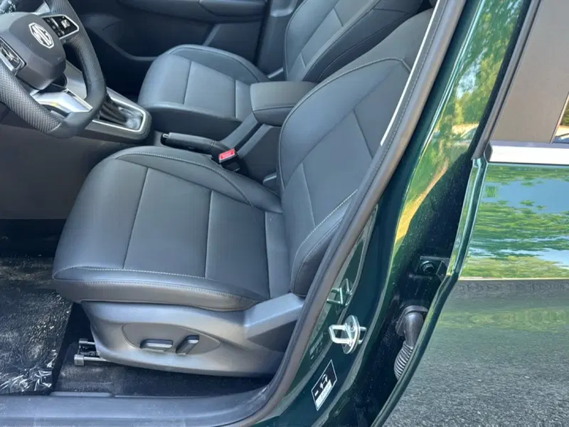 Mg ZS nuova a Ferrara (11)
