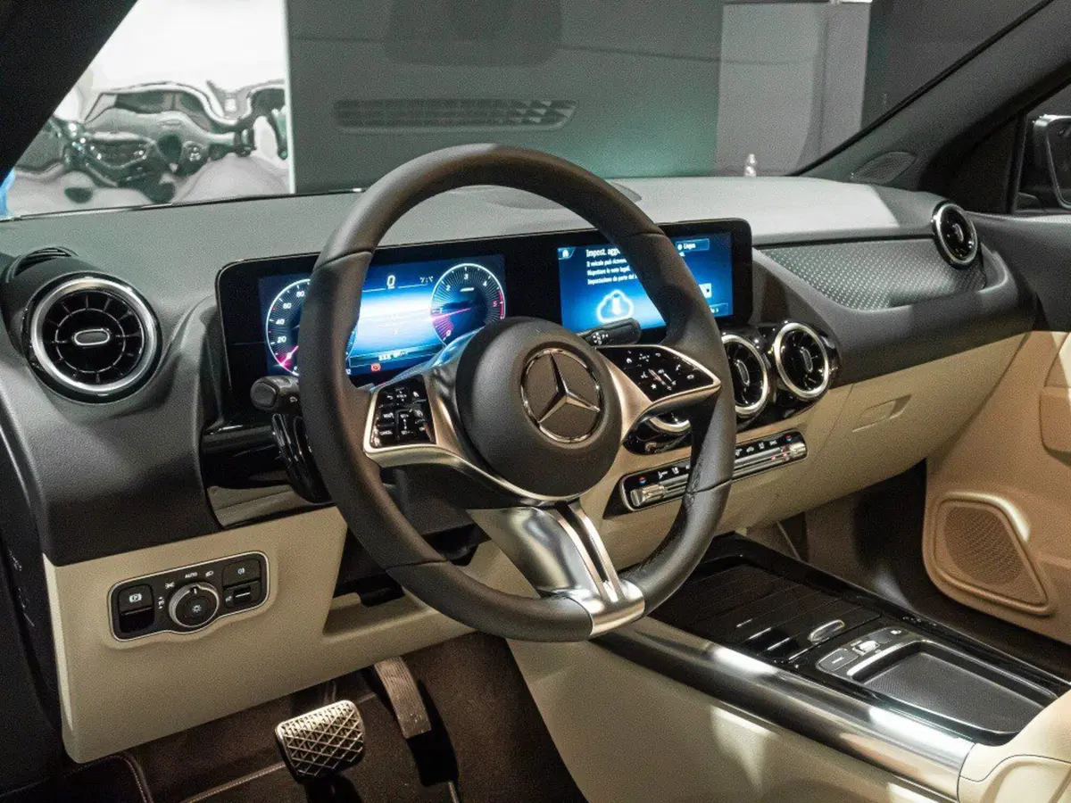 Mercedes-Benz GLA SUV nuova a Ancona (10)