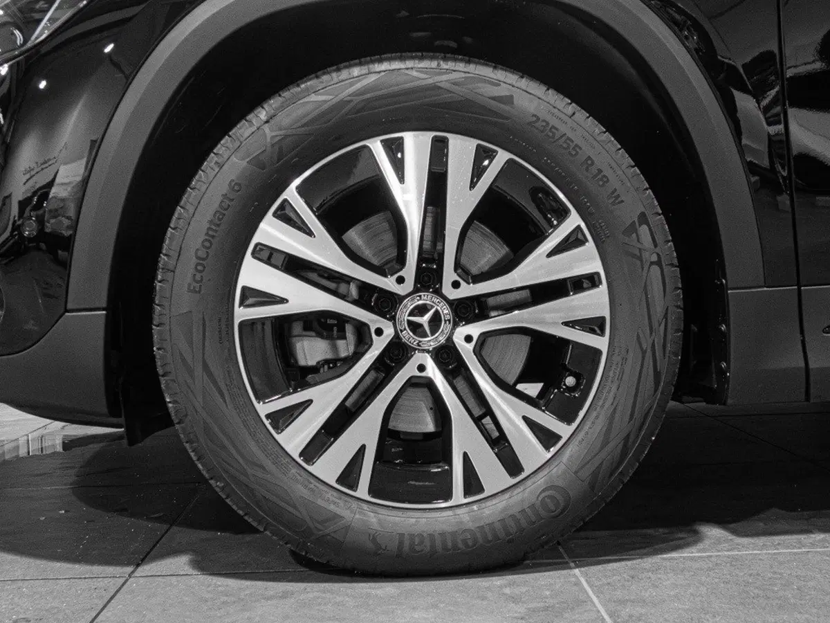 Mercedes-Benz GLA SUV nuova a Ancona (7)