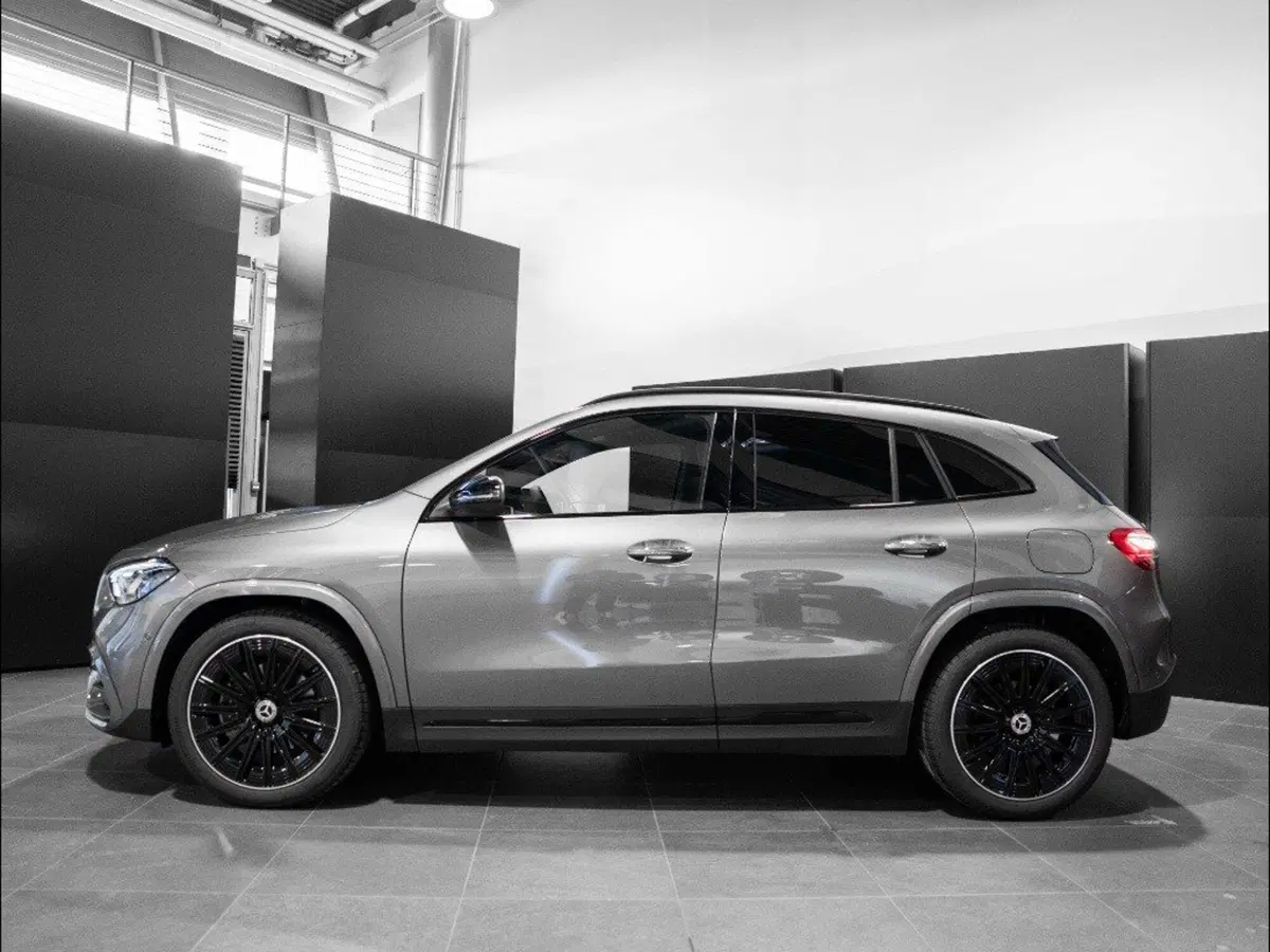 Mercedes-Benz GLA SUV nuova a Ancona (2)