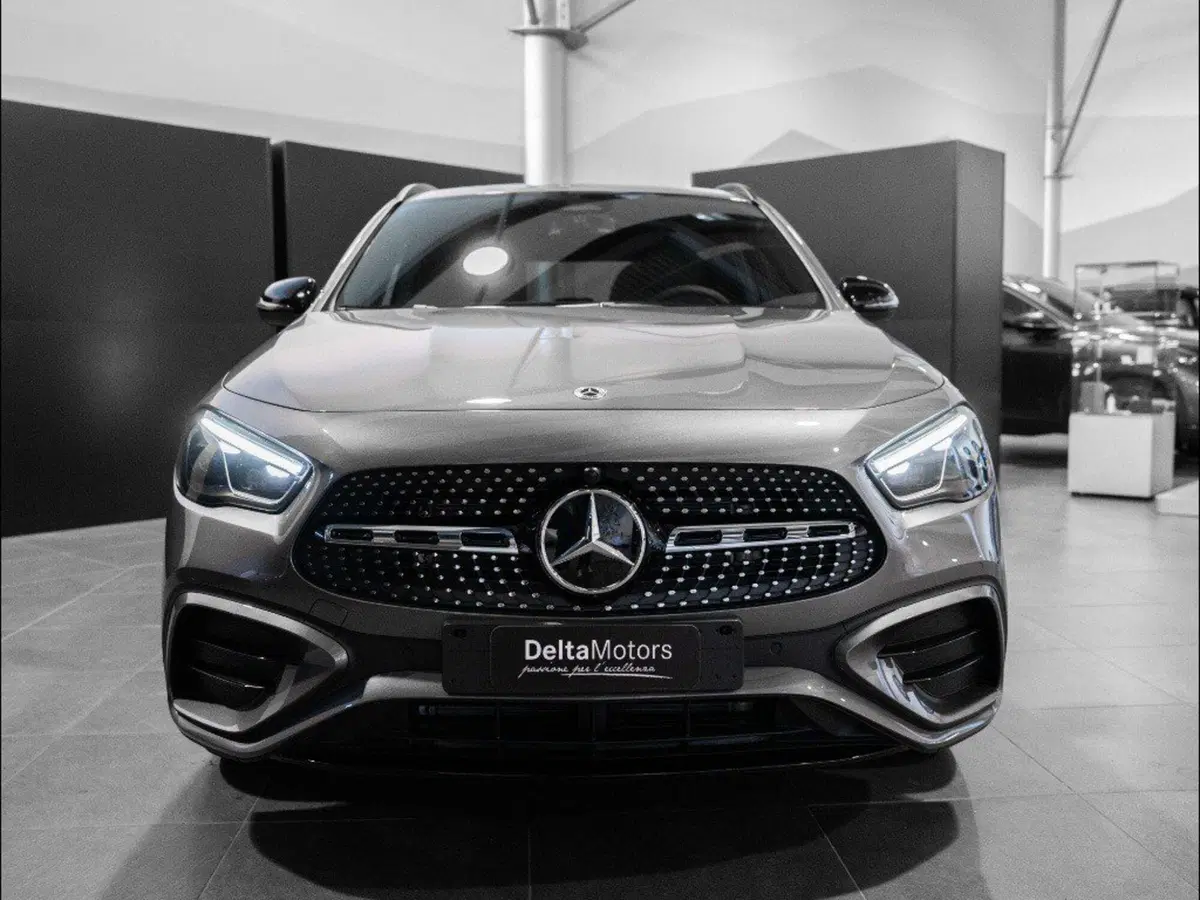 Mercedes-Benz GLA SUV nuova a Ancona (5)
