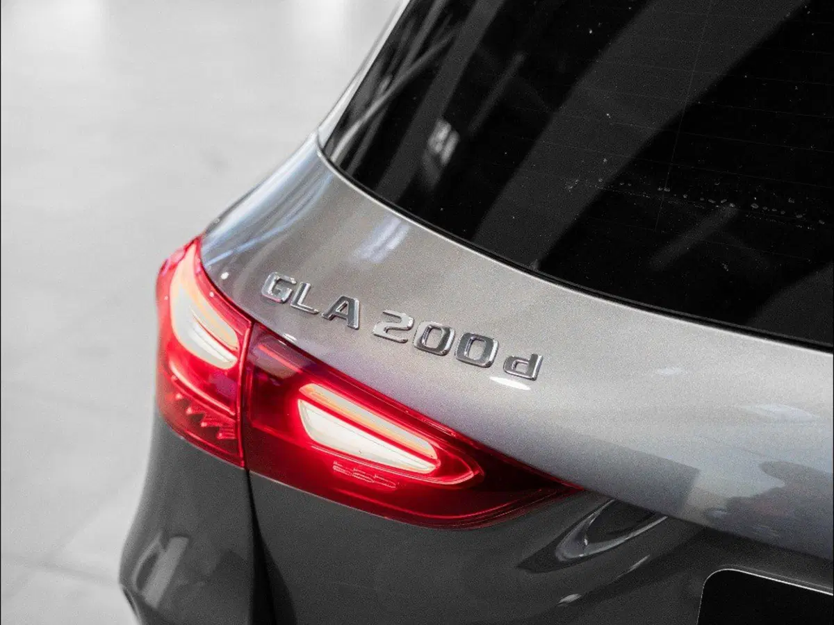 Mercedes-Benz GLA SUV nuova a Ancona (9)