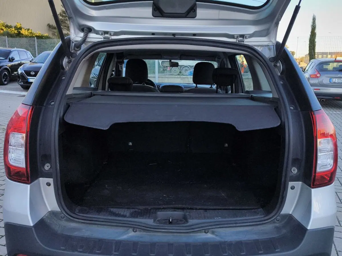 Dacia Logan usata a Siena (15)