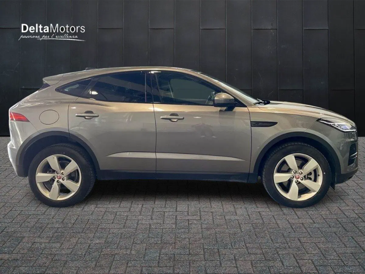 Jaguar E-Pace usata a Macerata (5)