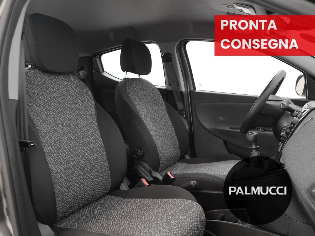 Lancia Ypsilon usata a Prato (17)