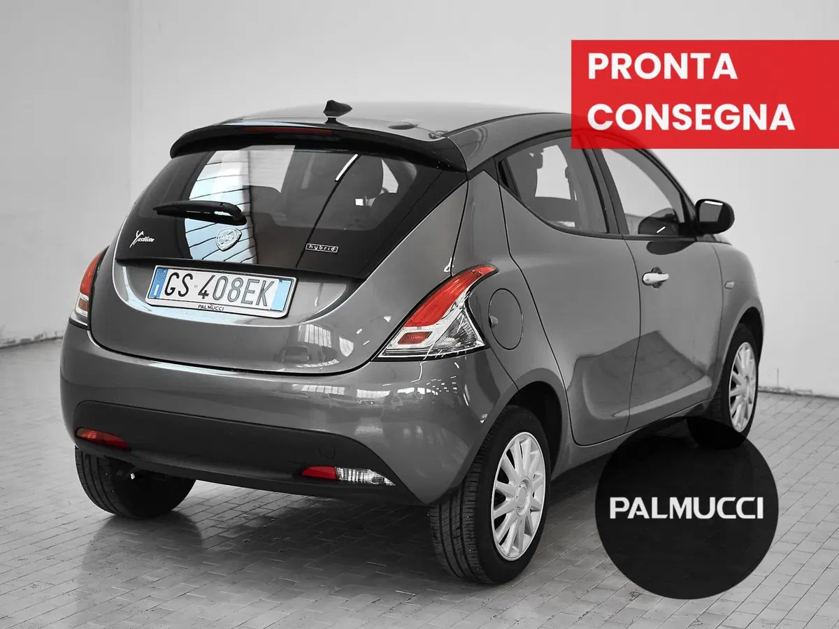 Lancia Ypsilon usata a Prato (3)