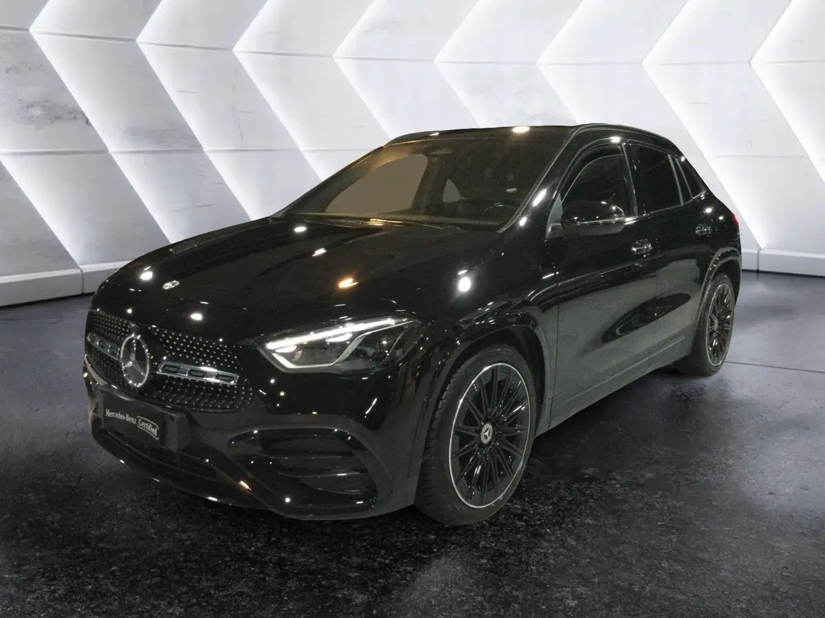 Mercedes-Benz GLA SUV usata a Caserta