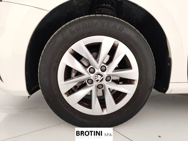 Skoda Fabia usata a Massa-Carrara (6)