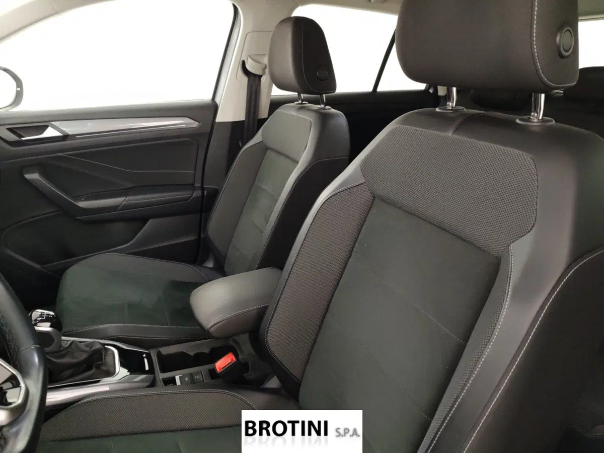 Volkswagen T-Roc usata a Massa-Carrara (9)
