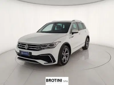 Volkswagen Tiguan 2.0 TDI 150 CV SCR DSG 4MOTION Life del 2023 usata a Massa