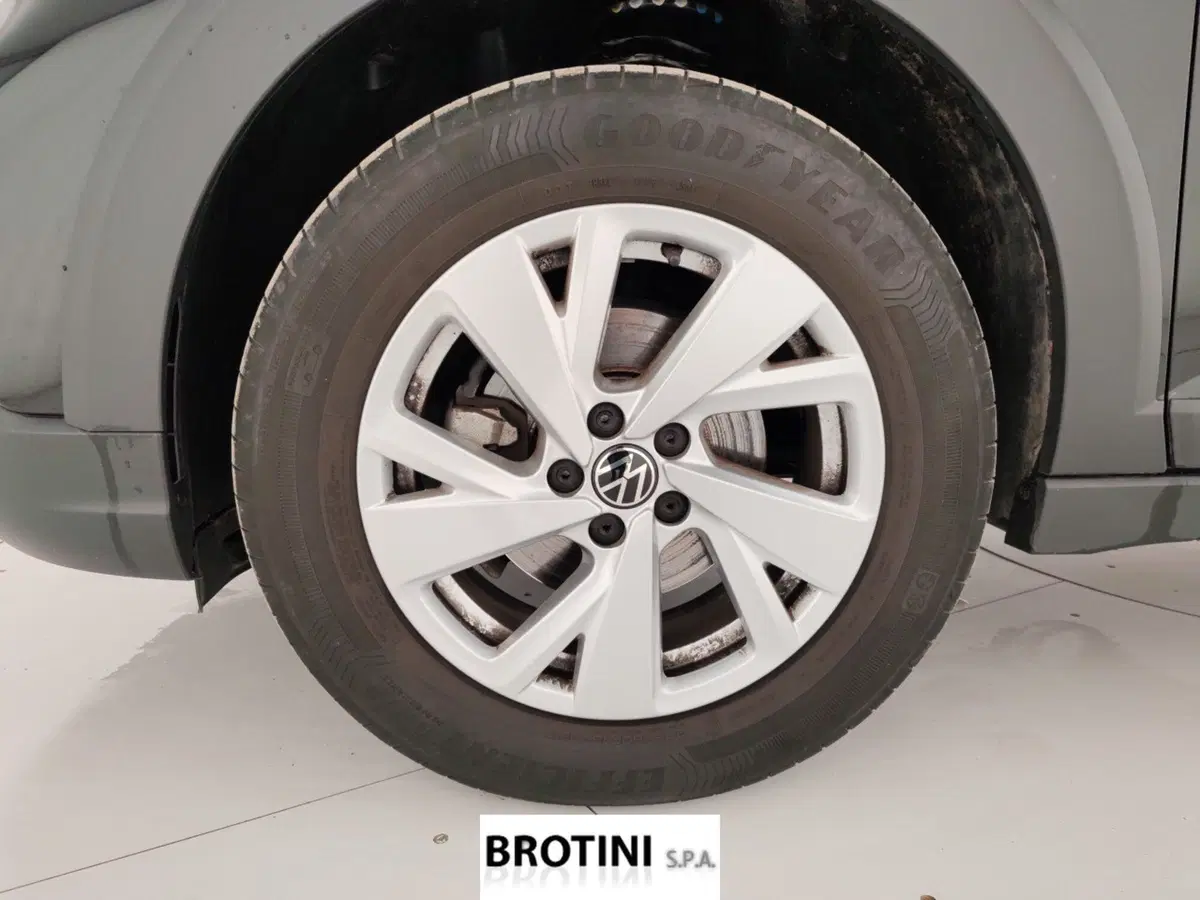 Volkswagen Taigo usata a Massa-Carrara (6)