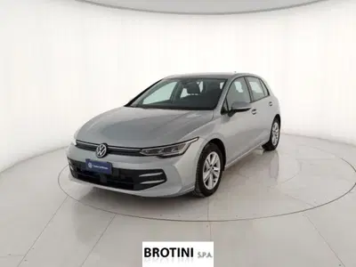 Volkswagen Golf 2.0 TDI 150 CV DSG SCR Life del 2025 usata a Massa
