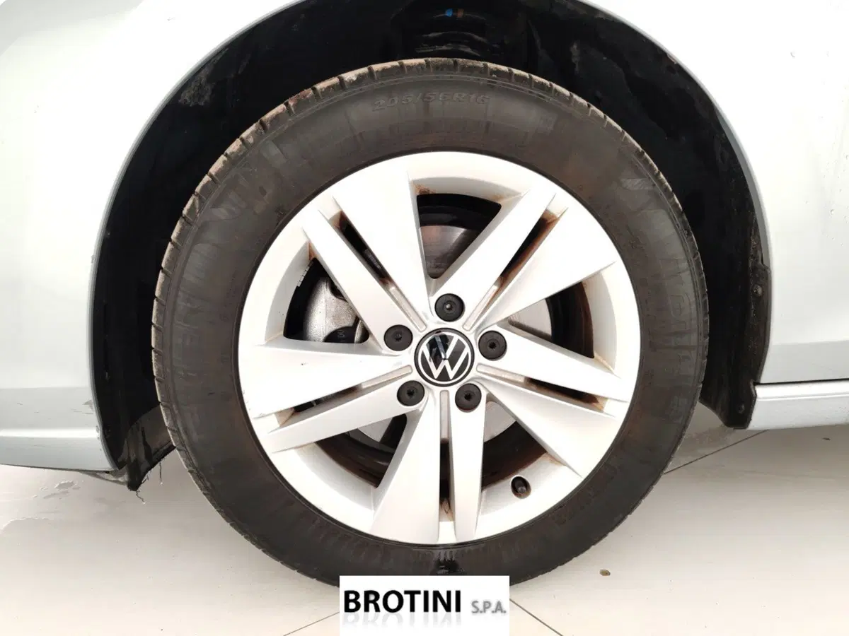 Volkswagen Golf usata a Massa-Carrara (6)