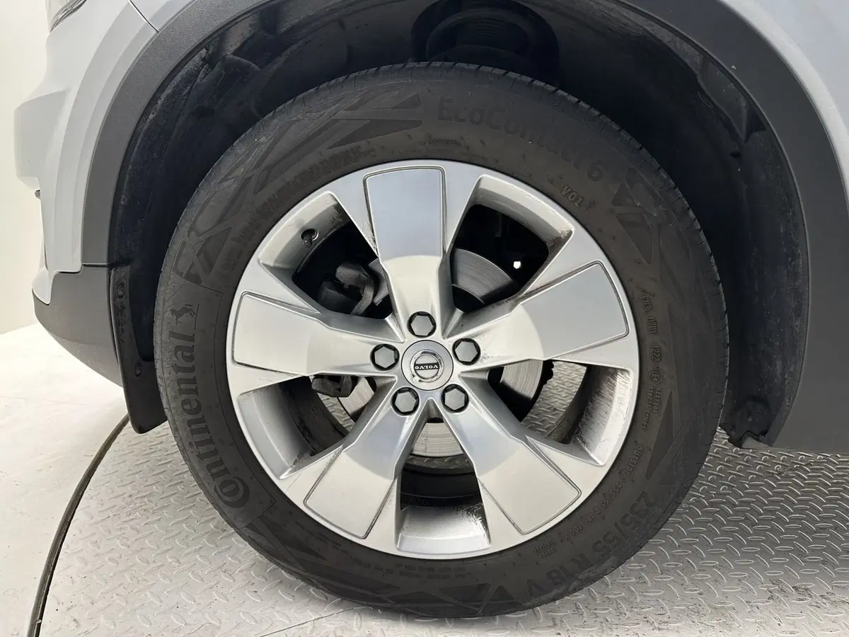 Volvo XC40 usata a Bergamo (9)