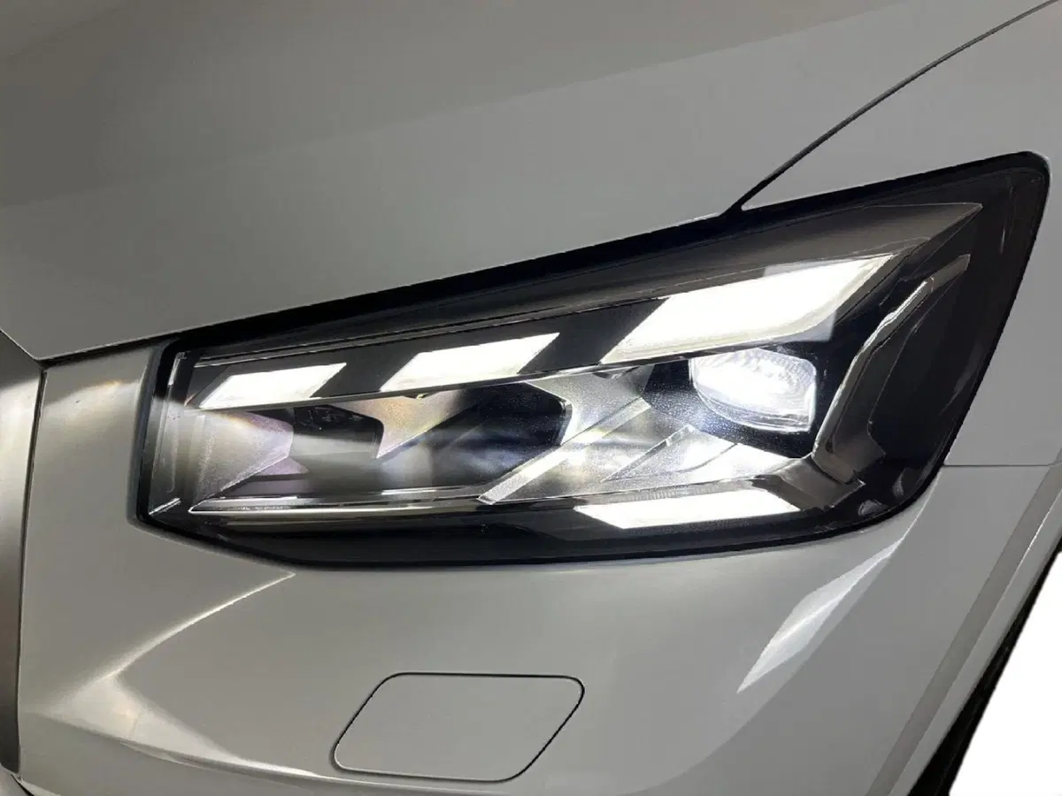 Audi Q2 usata a Napoli (19)