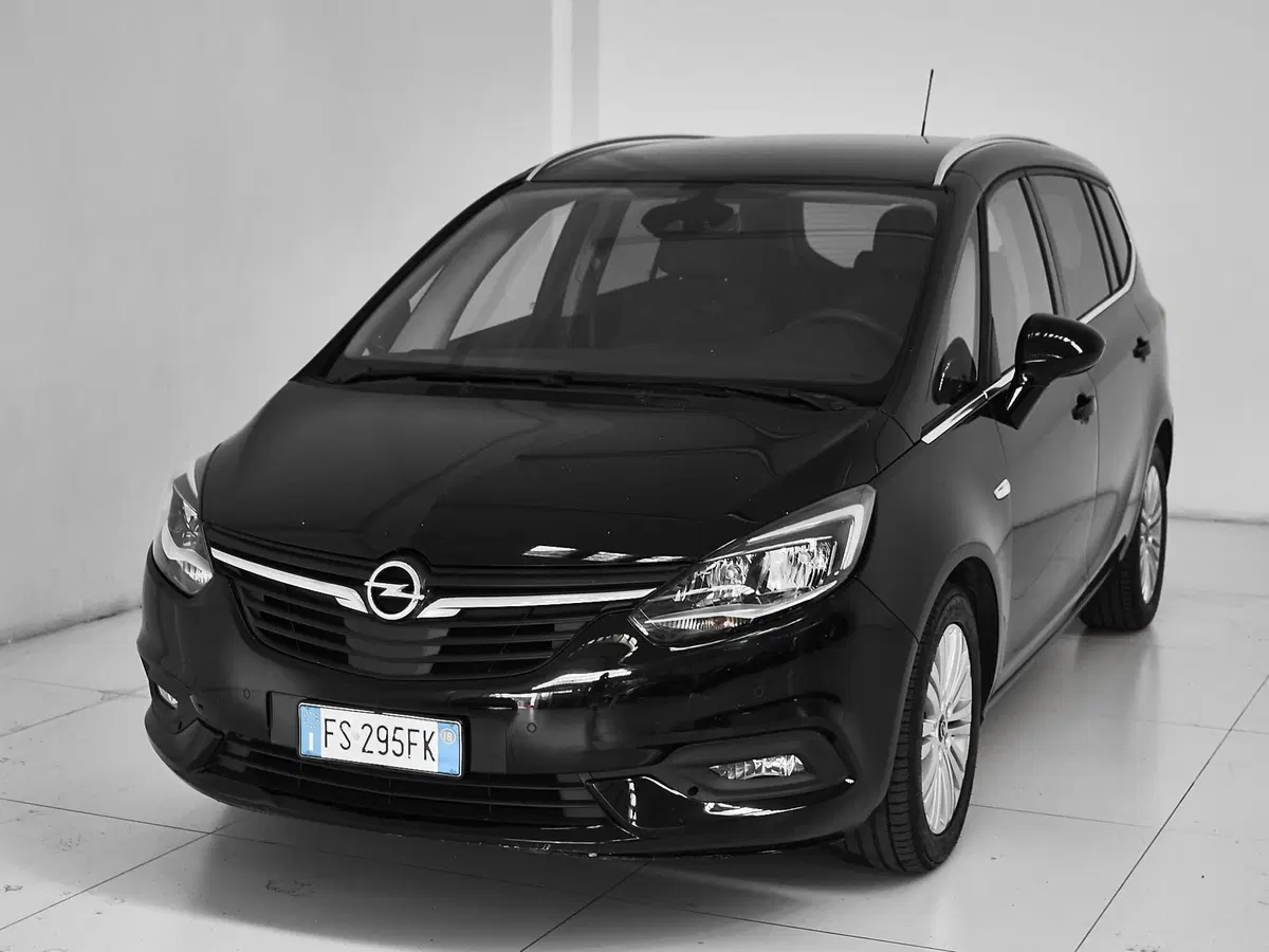 Opel Zafira Tourer usata a Prato (2)