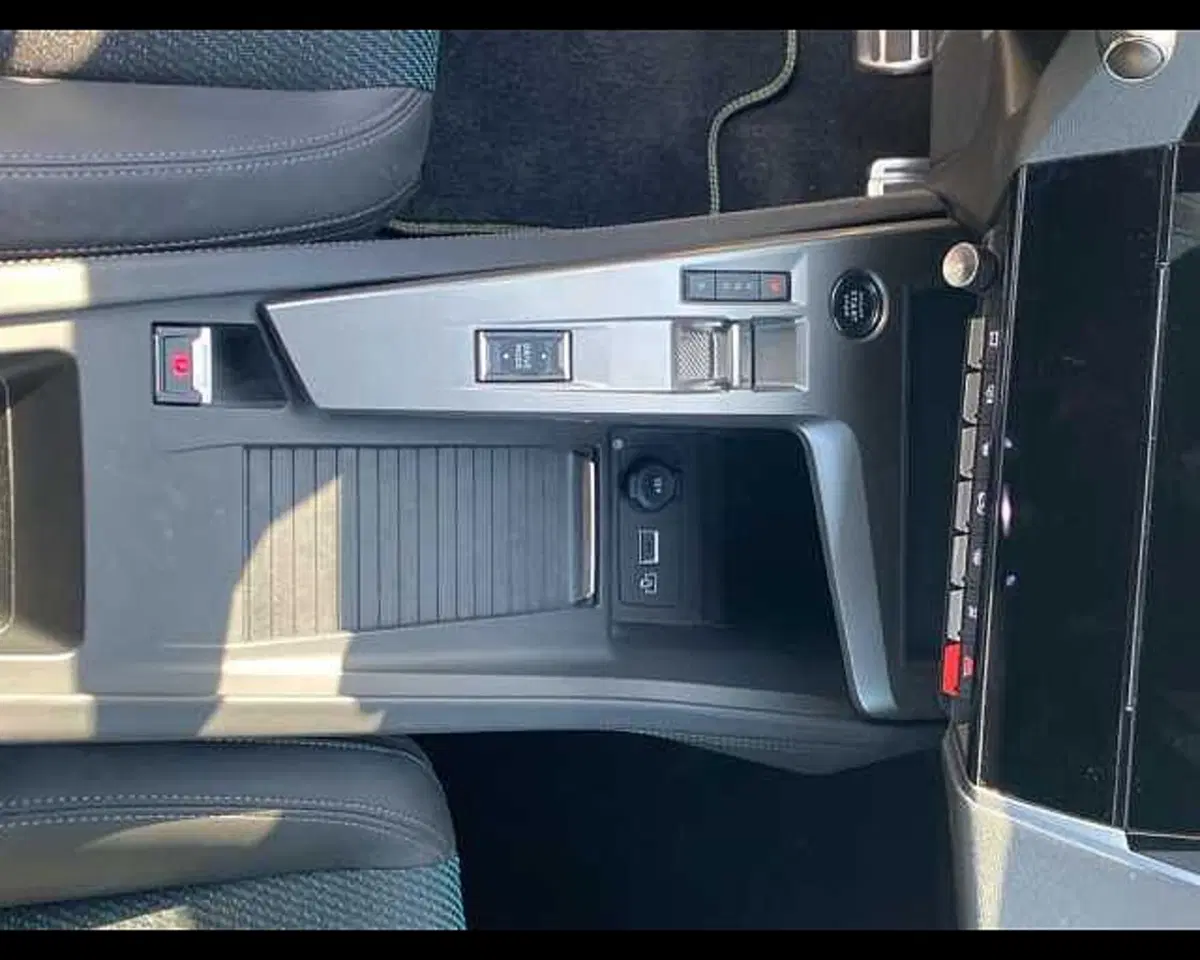 Peugeot 308 nuova a Cremona (10)